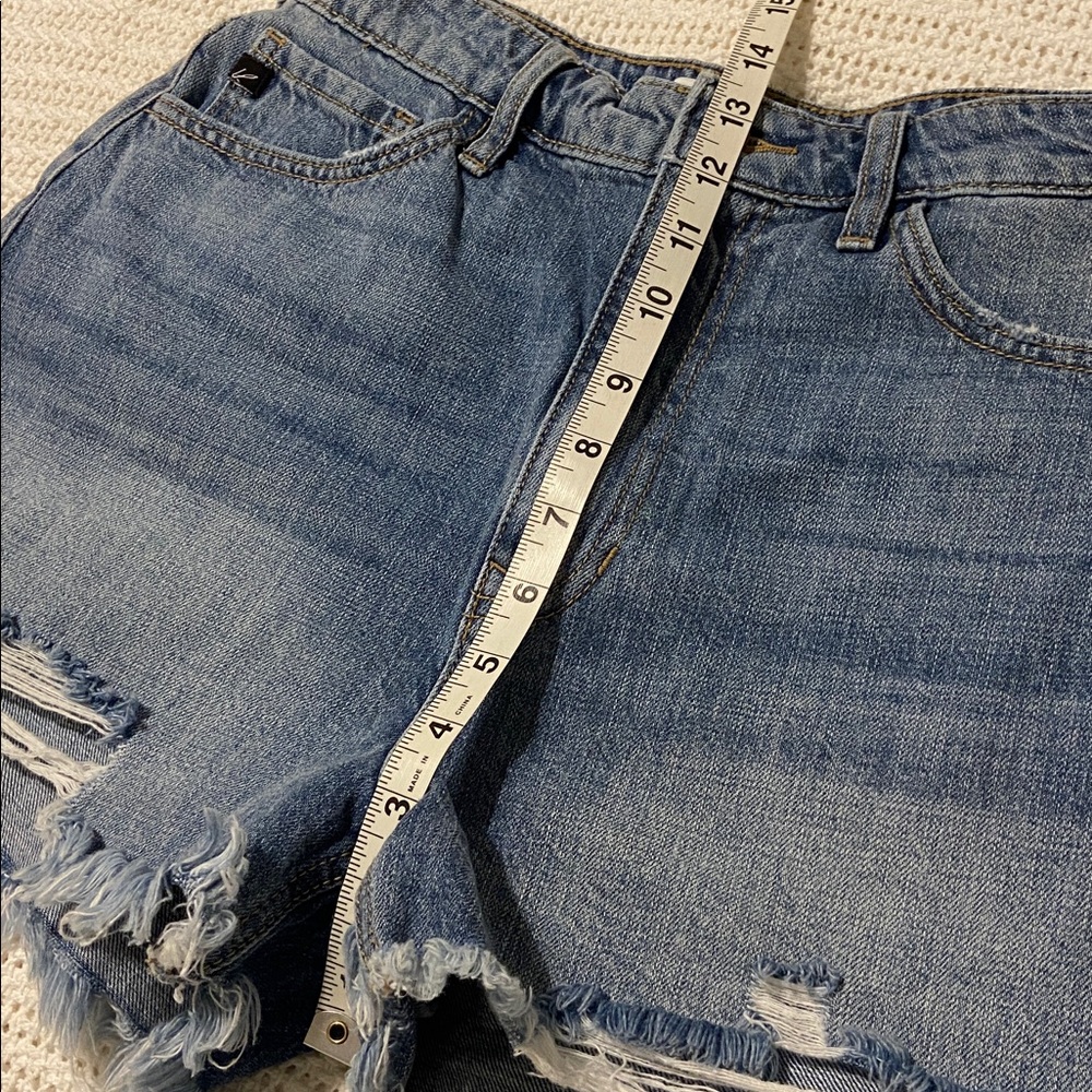 KanCan denim shorts high-rise waist and distressed frayed hem Size 9 - Picture 10 of 11